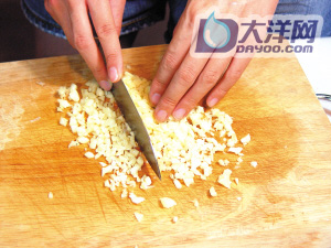 蒜蓉粉絲娃娃菜的做法(圖解)-