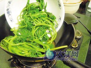美味蠔油蕃薯葉的做法(圖解)-