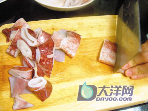 雙椒爆魷魚圈的做法(圖解)-