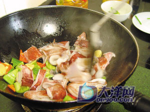 雙椒爆魷魚圈的做法(圖解)-